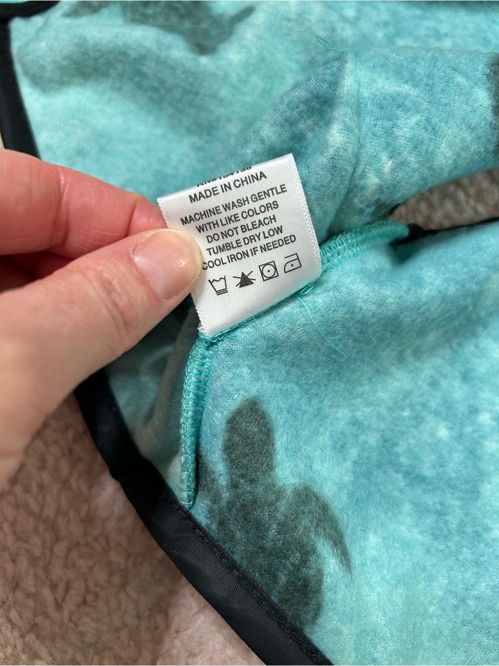NWT STAUD Turquoise Turtle Print Fleece Springs Crop Top Black Trim Size 10 - Picture 6 of 12